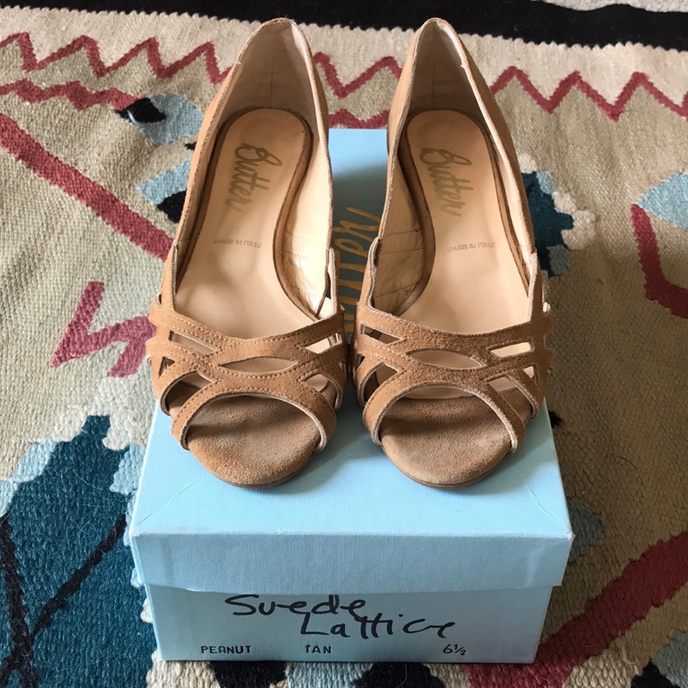 Butter lattice suede shoes